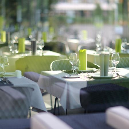 Best Western Plus Lakeside Hotel Секешфехервар Экстерьер фото