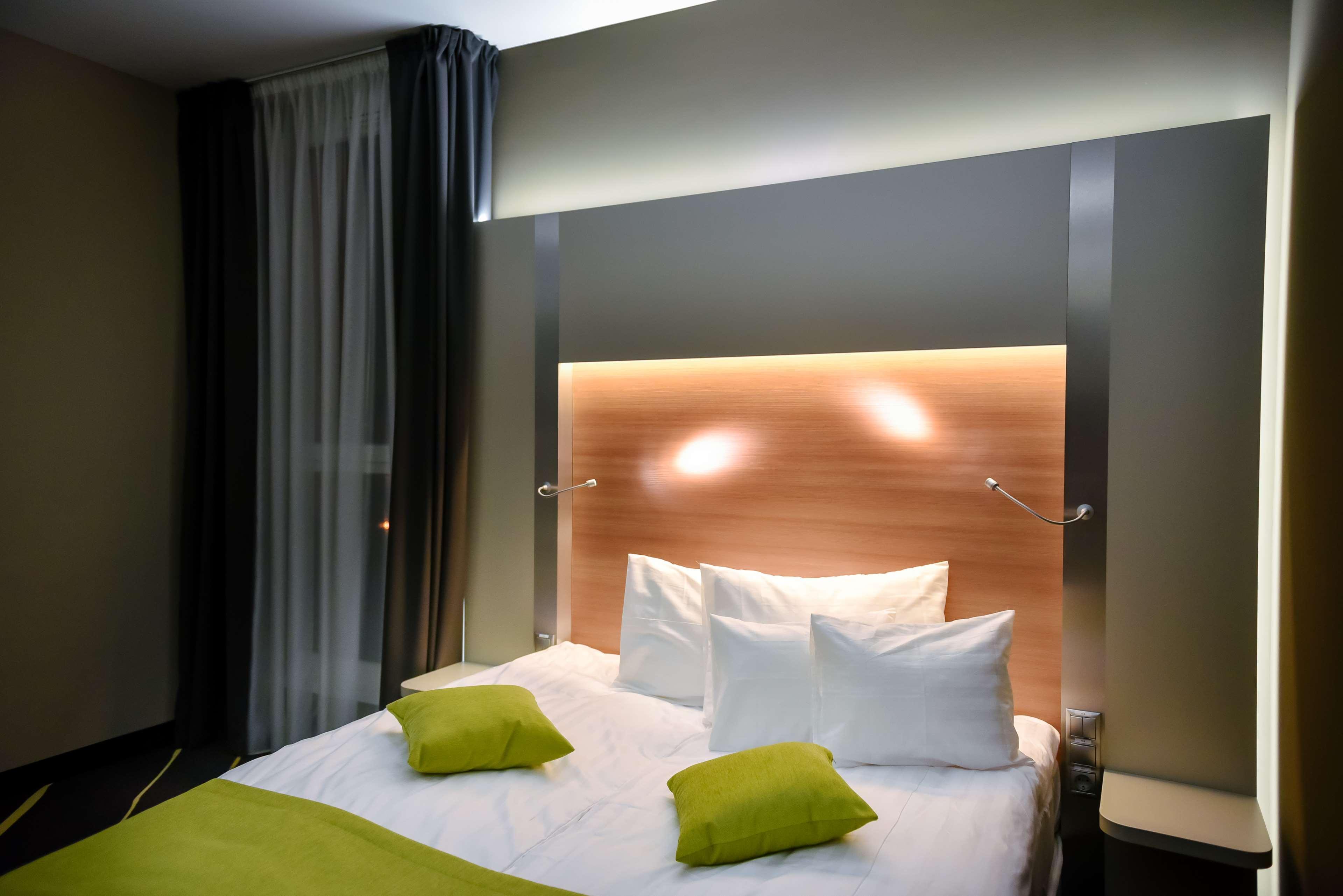 Best Western Plus Lakeside Hotel Секешфехервар Экстерьер фото