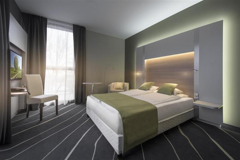 Best Western Plus Lakeside Hotel Секешфехервар Экстерьер фото