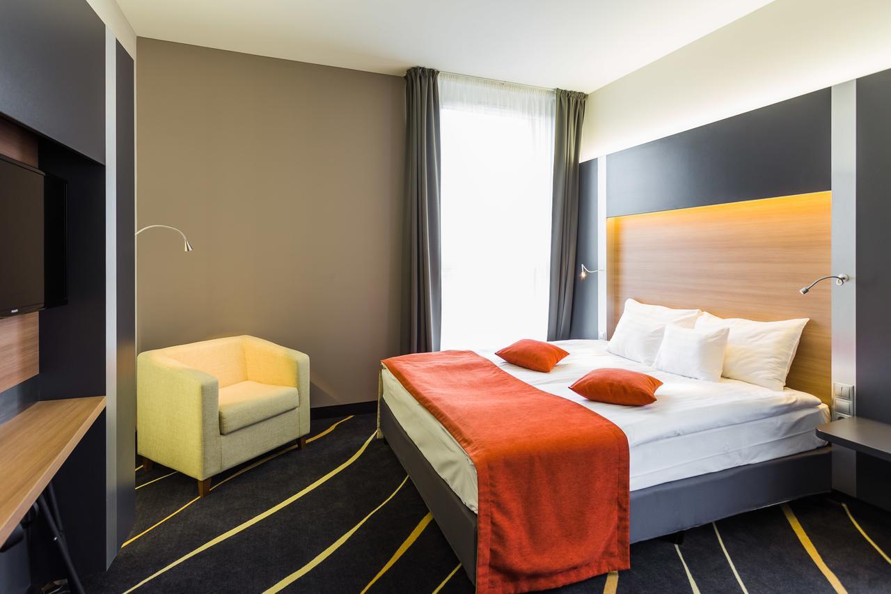 Best Western Plus Lakeside Hotel Секешфехервар Экстерьер фото